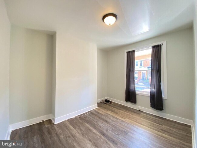 Foto del edificio - 5017 Parrish St