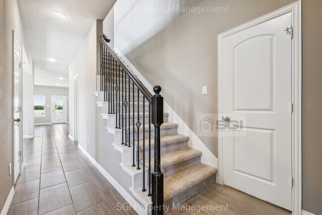 Building Photo - 209 Cedar Elm Ln