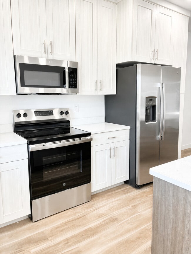 Stainless Steel Appliances - Lofts at G Diamond Ranch