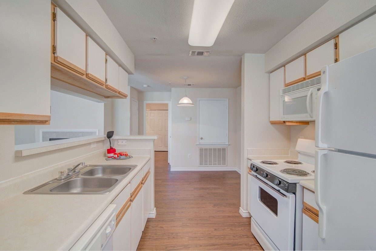 Hill Country Villas 9032 Dugas Rd San Antonio, TX