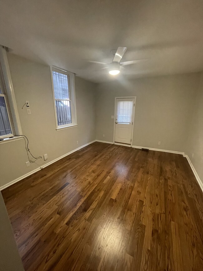 bedroom - door leads to outdoor space - 1625 South St