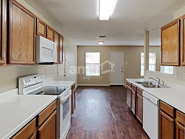Building Photo - 1514 Lonesome Dove Trail