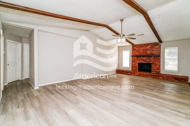 Building Photo - 4408 S Cypress Ave