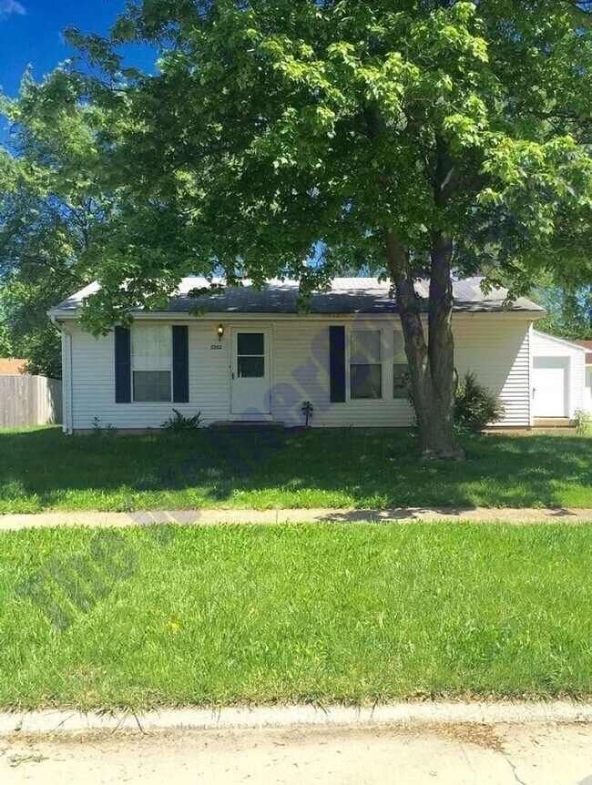 Building Photo - Now leasing for August 2026!