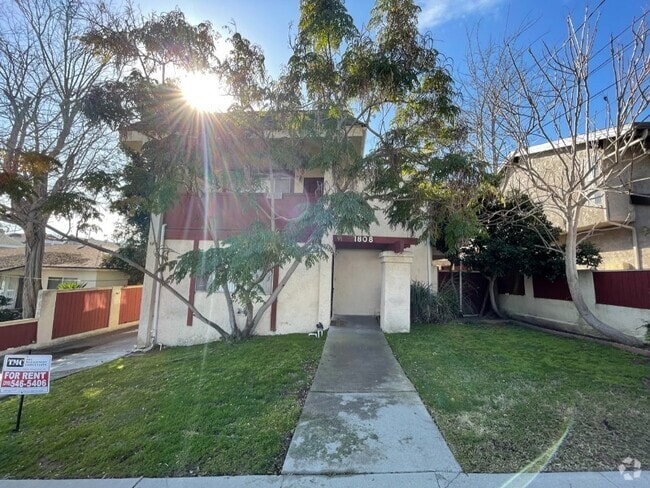 Building Photo - 1808 Huntington Ln