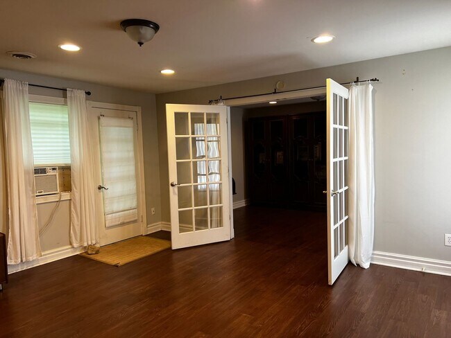 Building Photo - Charming 2BR House in Valparaiso