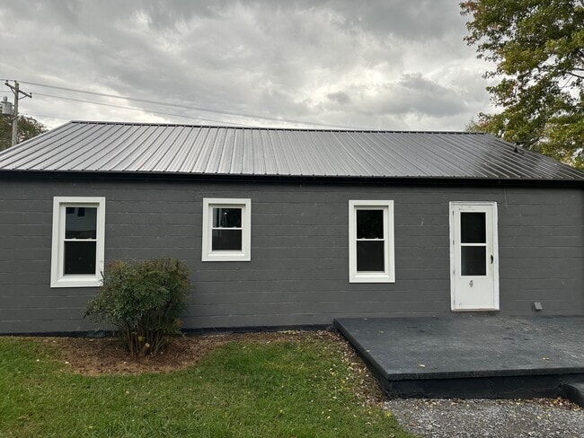 Vista posterior - 220 Lake St