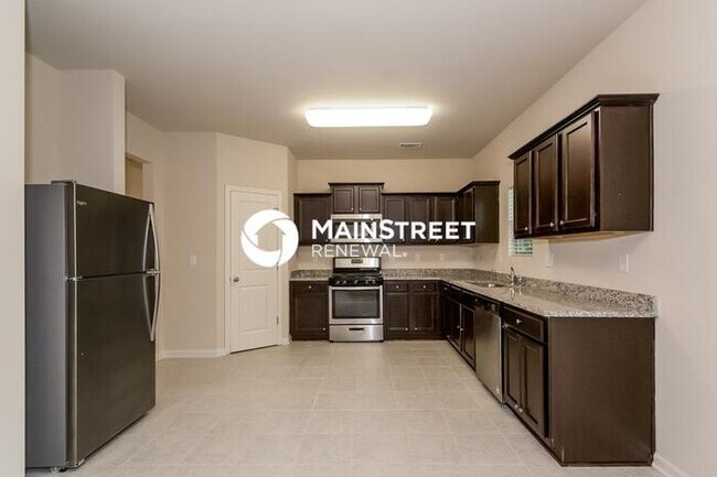 Building Photo - 4 Bedroom Pet-Friendly Home in Jonesboro, GA with Main Street Renewal