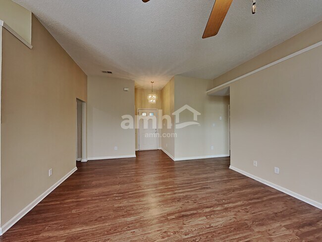 Foto del edificio - 114 Bellelaine Drive