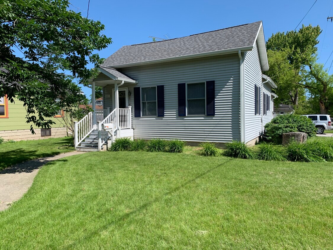 Primary Photo - 1811 Ames St