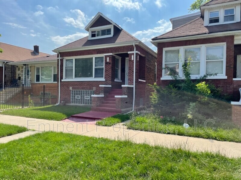Primary Photo - 8634 S Justine St