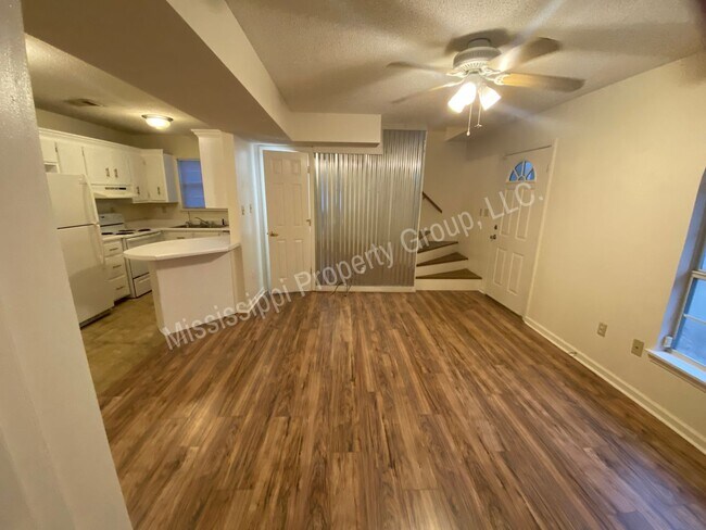 Foto del edificio - 2BR/2.5BA