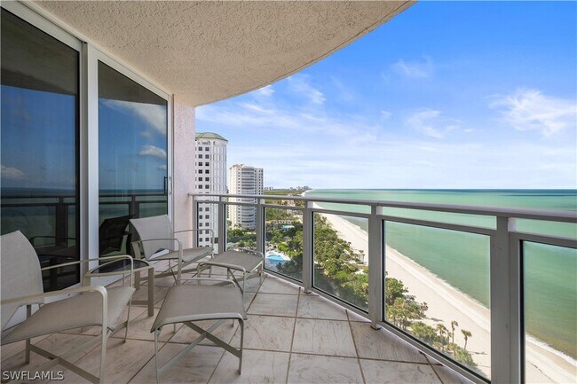 Foto del edificio - 8231 Bay Colony Dr
