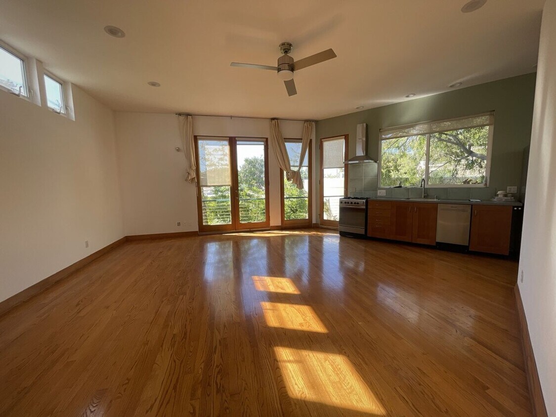 Never before rented 1bed 1 bath back Unit House Rental in Los