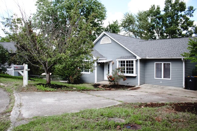 Building Photo - 6930 Ellesmere Dr NW