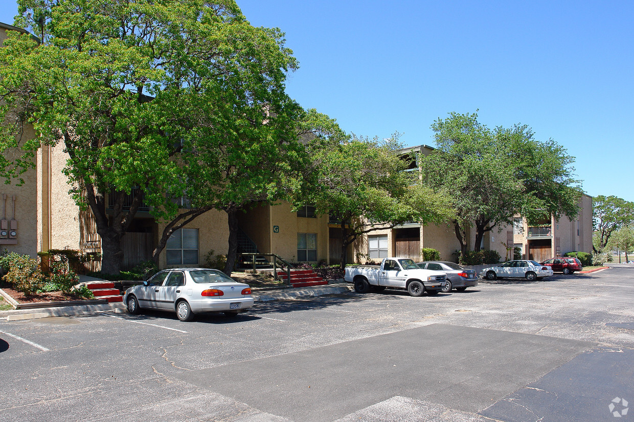 Building Photo - Towne Center