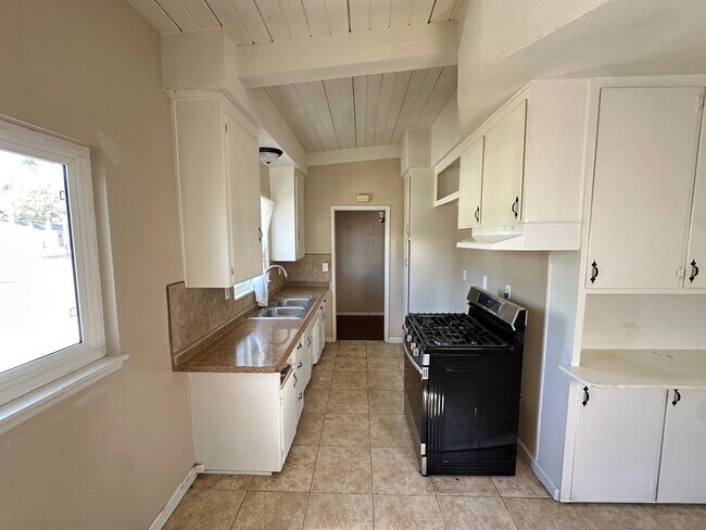 Foto del edificio - Adorable 3 Bed 2 Bath Fullerton Home Avail...