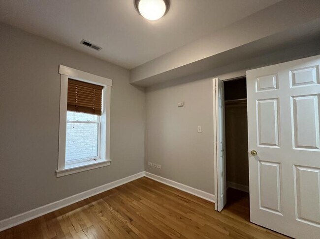 Foto del edificio - 2 bedroom in Chicago IL 60640