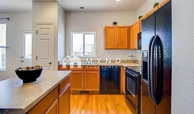 Foto del edificio - 2733 Tumblewood Grv