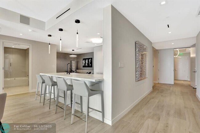 Building Photo - 1116 N Ocean Blvd