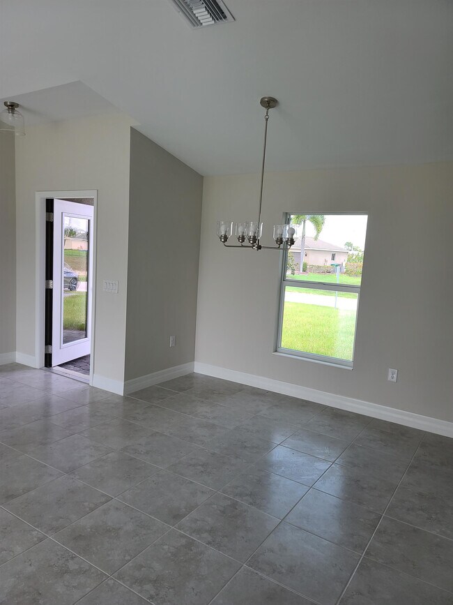 Foto del edificio - 2320 NW 24th Terrace