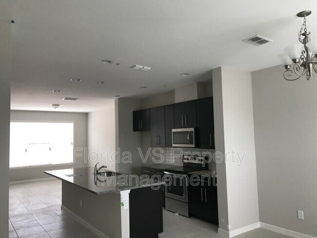 Building Photo - 11642 Water Run Alley