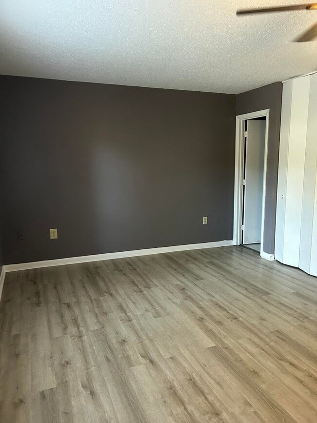 Building Photo - 251 Rast St