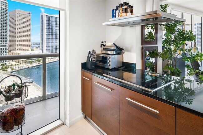 Foto del edificio - 495 Brickell Ave