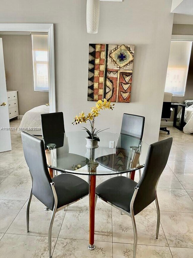 Foto del edificio - 4100 Salzedo St