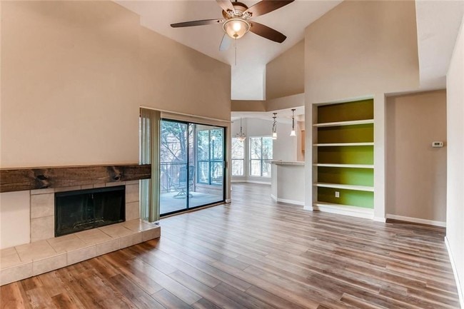 Building Photo - 4711 Spicewood Springs Rd