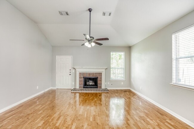 Foto del edificio - 7106 Blanco Pines Dr