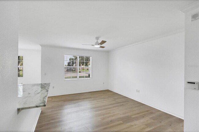 Foto del edificio - 1010 Villagio Cir