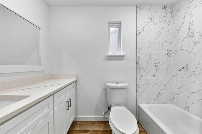 Foto del edificio - 3635 Oakhall Dr