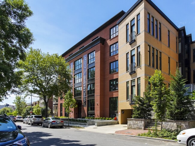 Foto del edificio - Master Room & Ensuite Bath - Adams Morgan