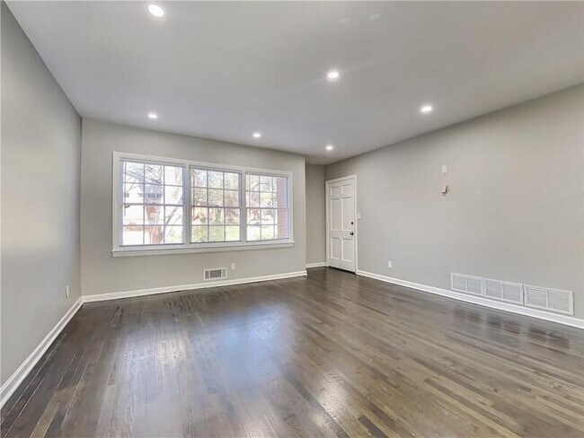 Foto del edificio - 425 Lindbergh Drive NE