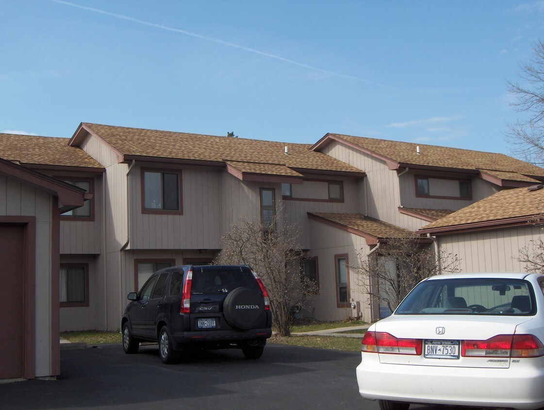 Primary Photo - 401-409 Robin Rd