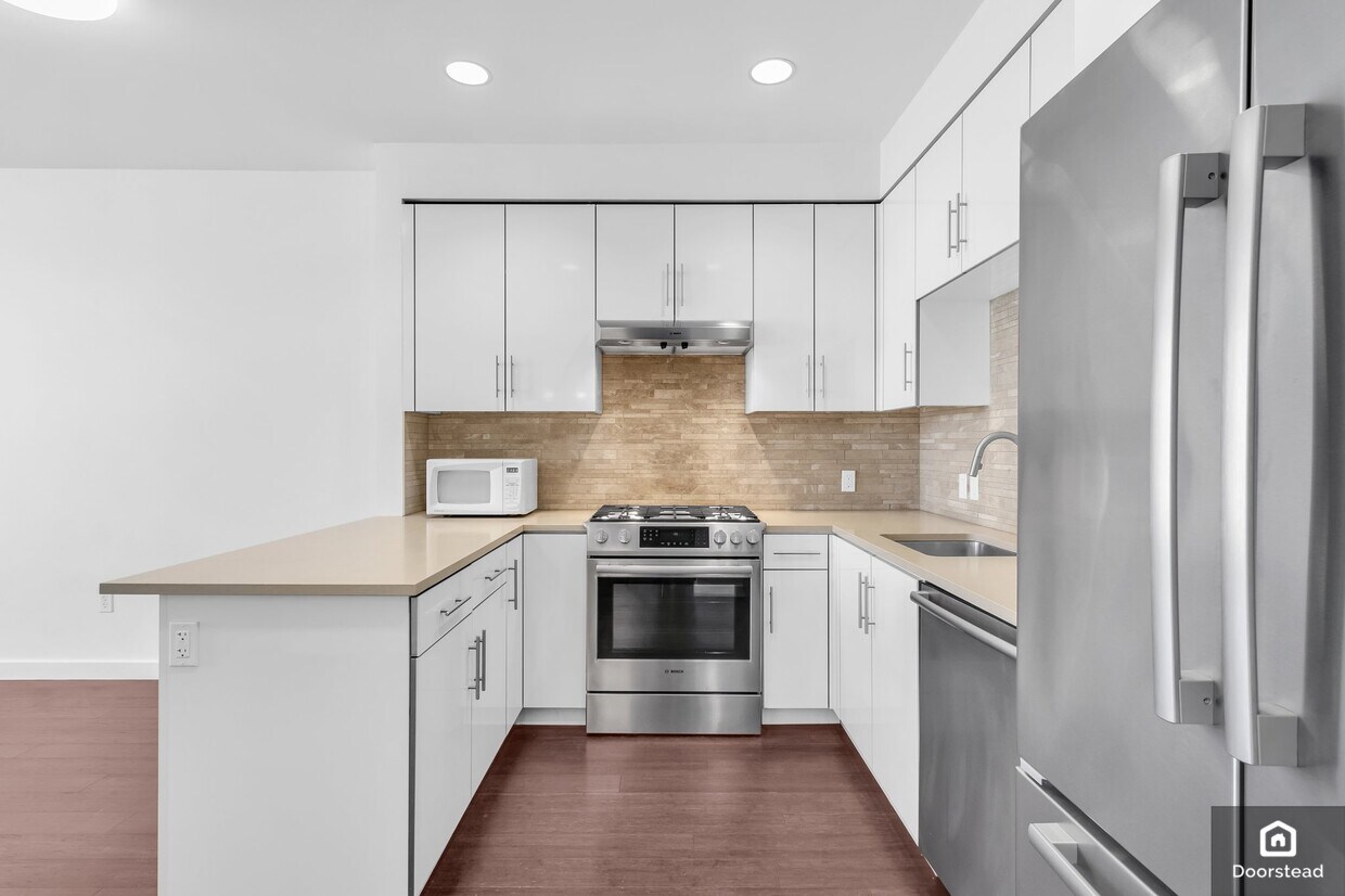 Primary Photo - 555 Innes Ave