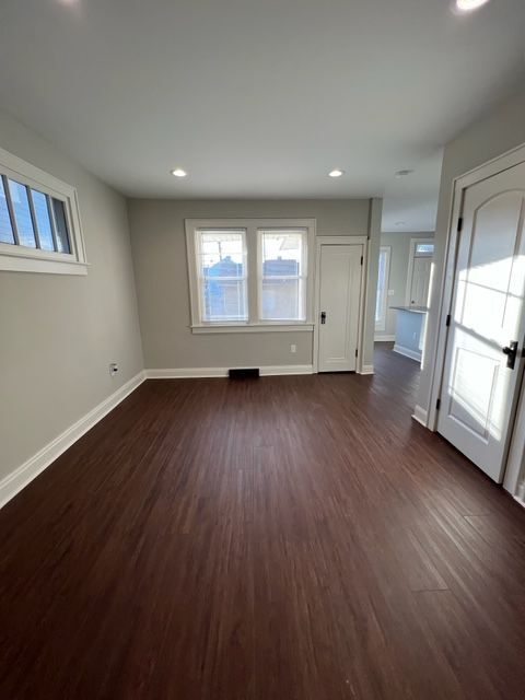 Foto del edificio - 1213 Oakwood Ave