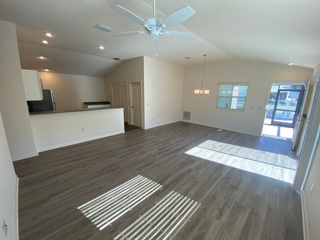 Foto del edificio - Resort Living in This UNFURNISHED Annual Rental in The Village of Fenny, Patio Villa, 2 bed, 2 bath.
