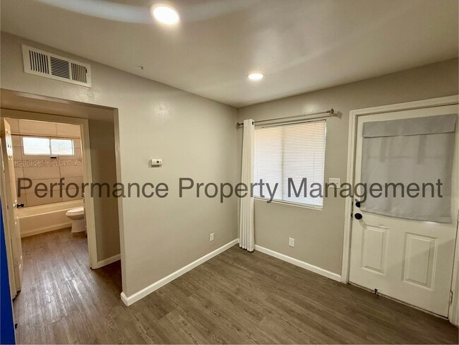 Building Photo - 625 A St