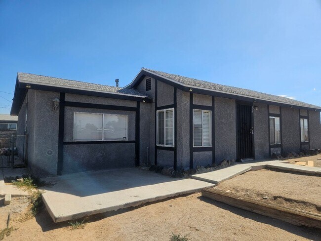 Building Photo - 527 W Wilson Ave