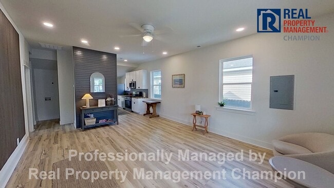 Photo - Freshly Renovated Minutes to downtown Wilmington dining, with off-street parking House