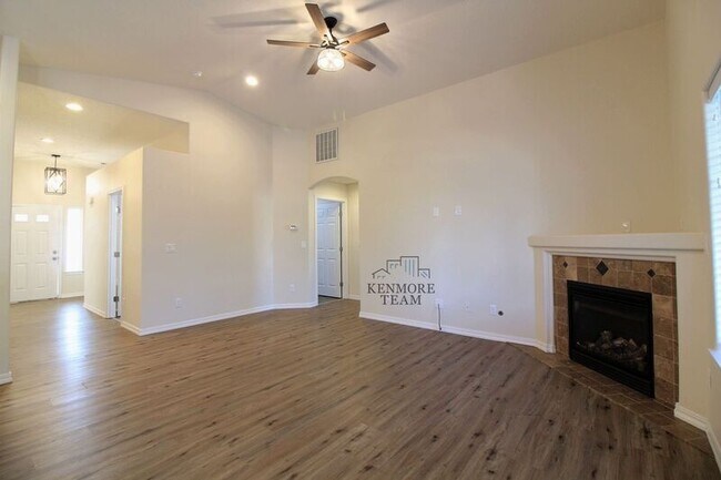Foto del edificio - 544 Lakerose Loop