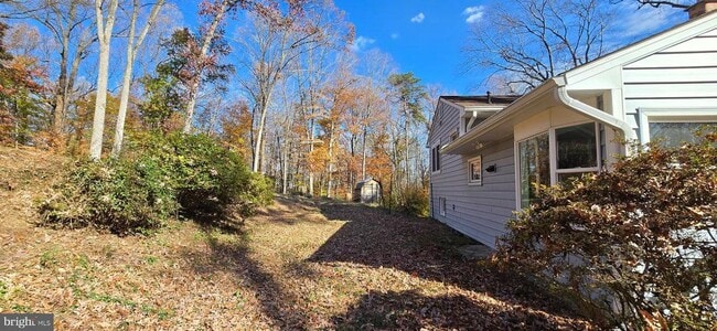 Foto del edificio - 7613 Locust Ln