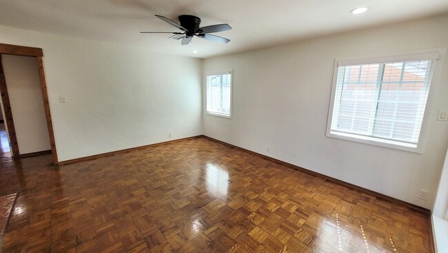 Foto del edificio - 3 Bed 2 Bath House With Spacious Family Ro...
