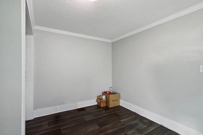 Dining Room - 215 E Newell St