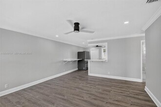 Building Photo - 824 Bayberry Dr