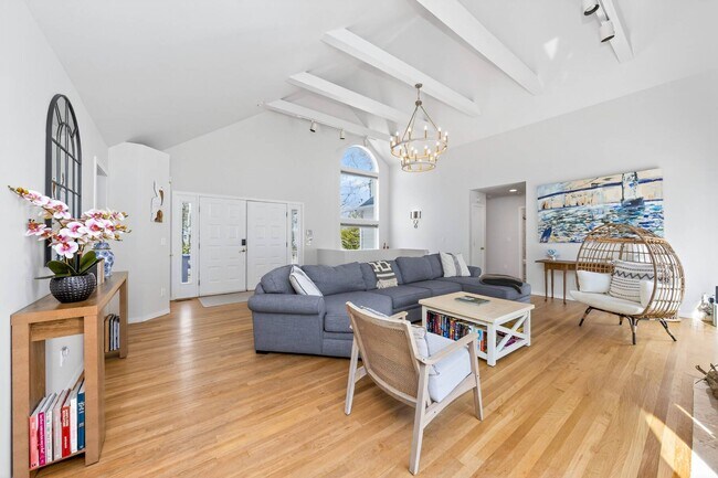 Foto del edificio - 12 Douglas Ct