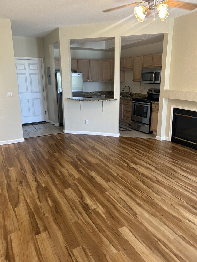Foto del edificio - "Chic & Spacious 2-Bed, 2-Bath Condo with ...