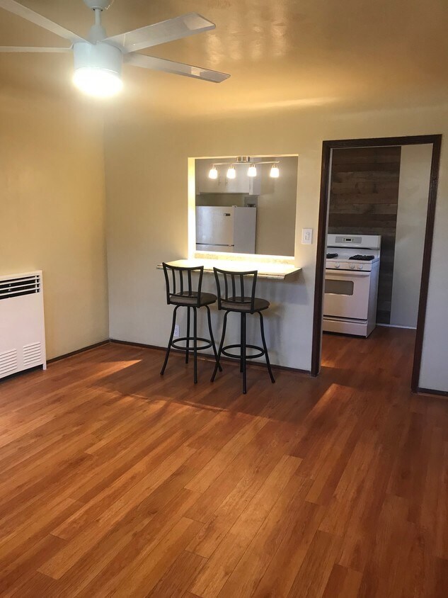 Foto principal - 1911 S Longwood Ave